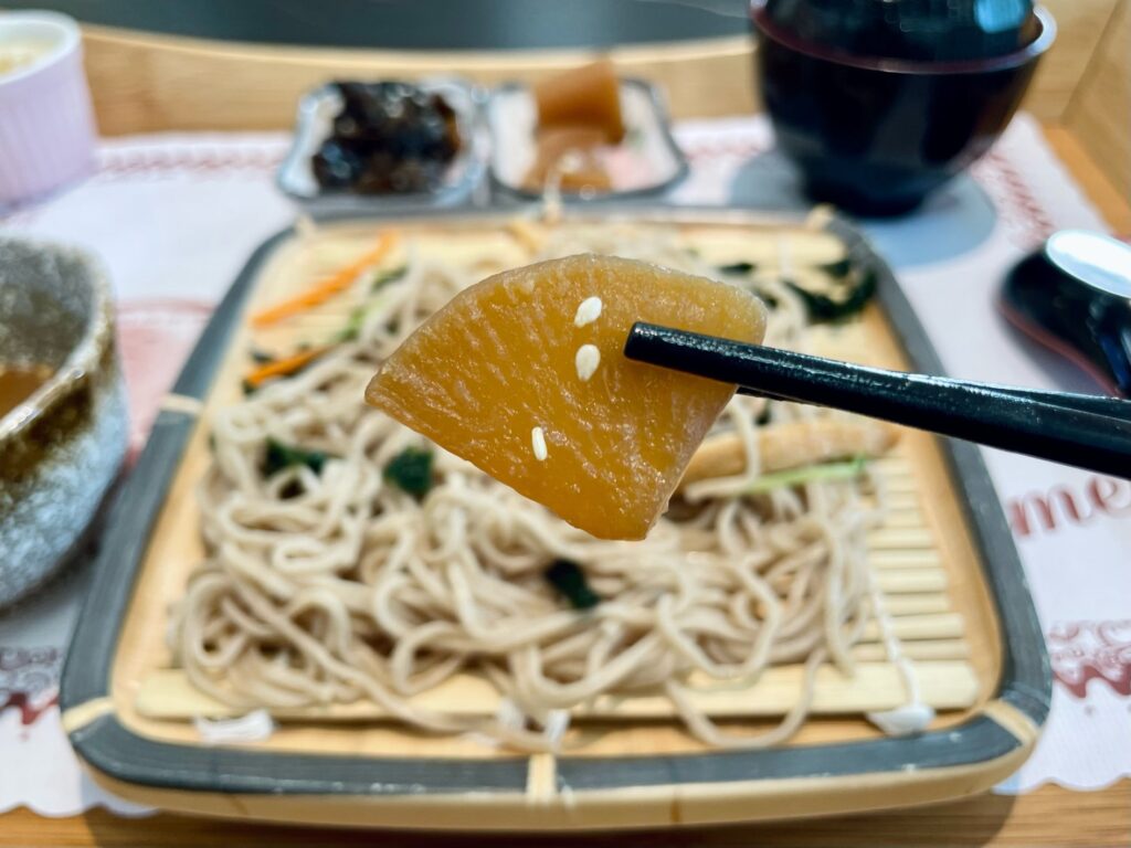 黄金蕎麦探索館の蕎麦胡麻冷麺定食