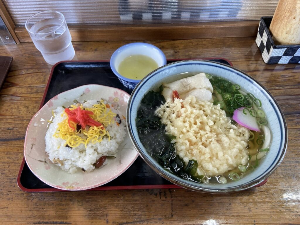 手打ちうどんやすらぎ　やくよけうどん