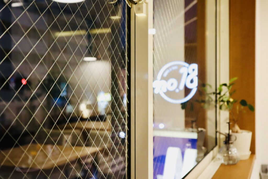 大阪・天神橋筋六丁目「No.18 Cafe&Bar」